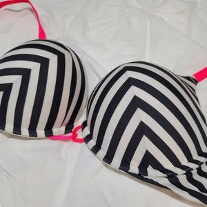 Victoria secret bombshell bra size 34C excellent condition
